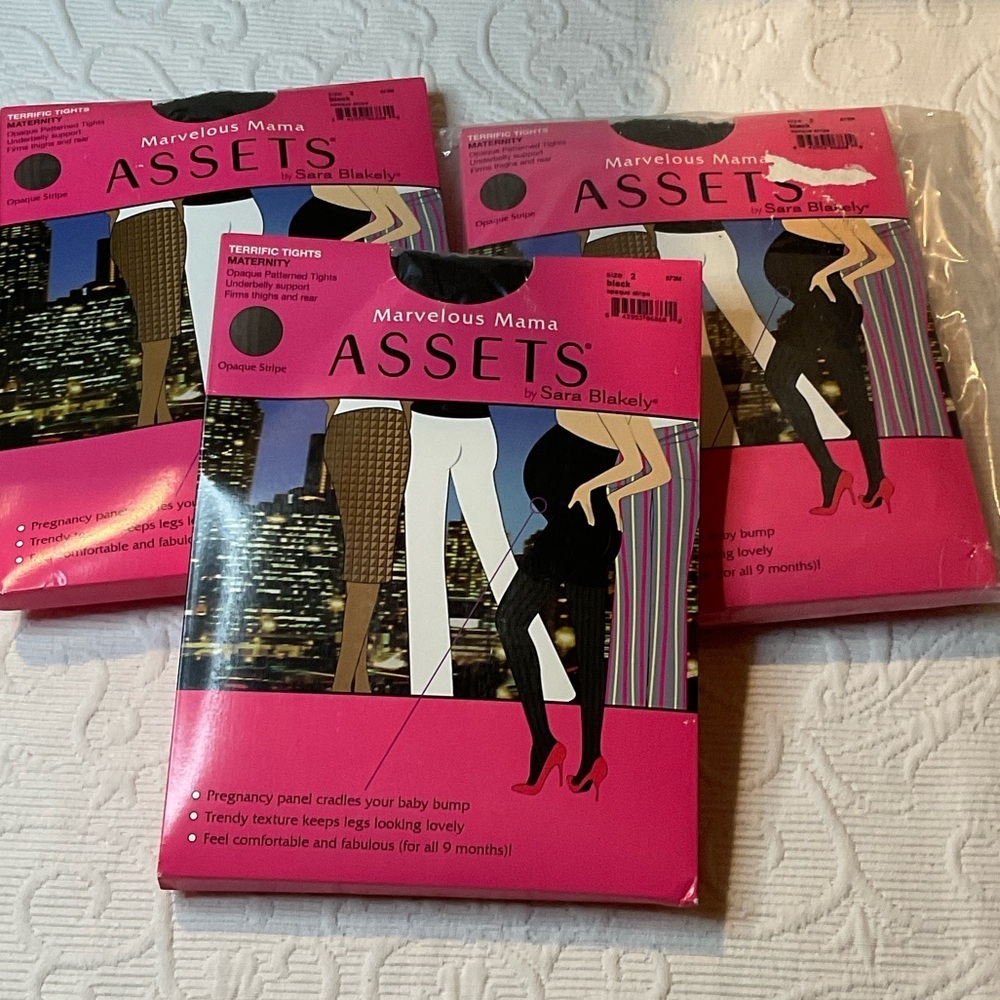 ASSETS by Sara Blakely Maternity Tights in Opaque Stripes. Size 2.